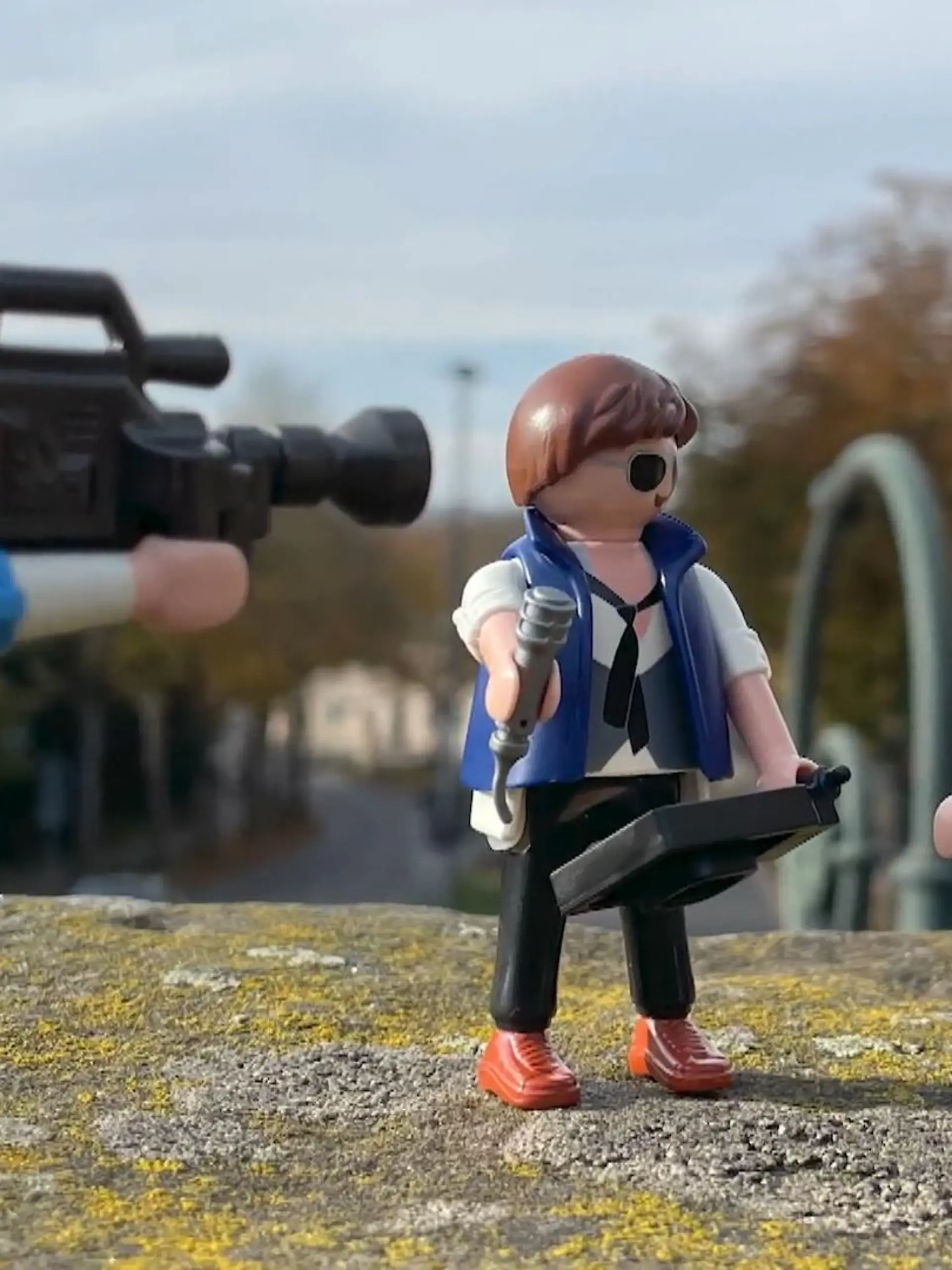 Vor zwei Jahren fängt Ulrike Blumenstein aus Petersberg bei Fulda an, die kleinen Playmobil-Gestalten zu fotografieren und stellt die Fotos dann auf den Instagram-Kanal „Playmobil_Outdoor“ und bekommt schnell tolles Feedback. Kleine Figuren ganz groß darstellen - das ist ihr Ding. Wir haben die Fotografin in Osthessen besucht.
