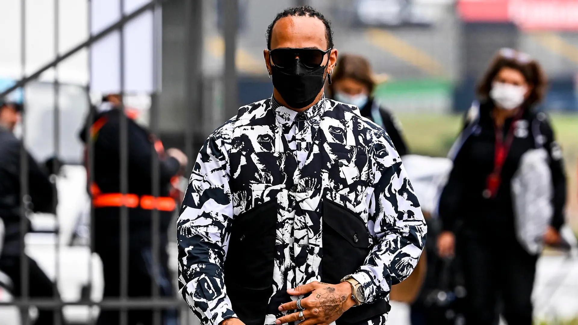 Formula 1 2021: Brazilian GP AUToDROMO JOS CARLOS PACE, BRAZIL - NOVEMBER 11: Sir Lewis Hamilton, Mercedes during the Brazilian GP at Autodromo Jos Carlos Pace on Thursday November 11, 2021 in Sao Paulo, Brazil. Photo by Mark Sutton / Sutton Images Images PUBLICATIONxINxGERxSUIxAUTxHUNxONLY GP2119_143603_MS24467