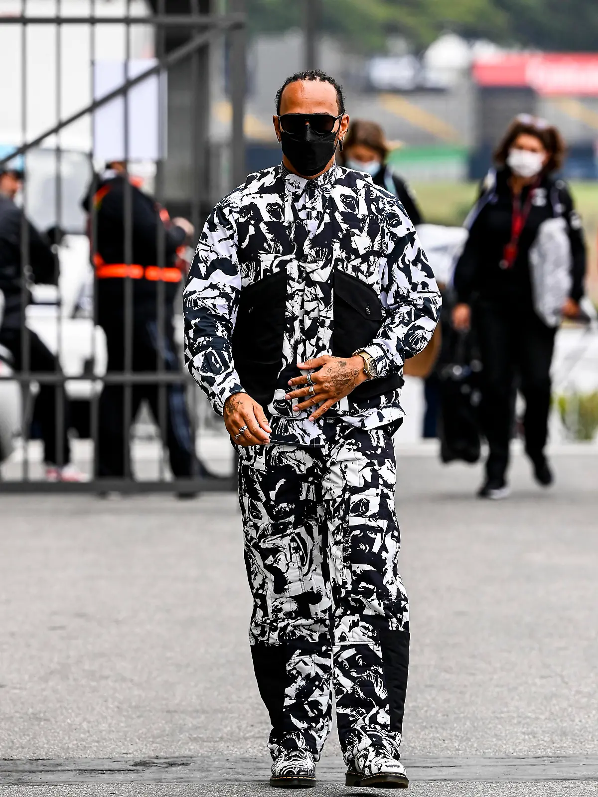  Formula 1 2021: Brazilian GP AUToDROMO JOS CARLOS PACE, BRAZIL - NOVEMBER 11: Sir Lewis Hamilton, Mercedes during the Brazilian GP at Autodromo Jos Carlos Pace on Thursday November 11, 2021 in Sao Paulo, Brazil. Photo by Mark Sutton / Sutton Images Images PUBLICATIONxINxGERxSUIxAUTxHUNxONLY GP2119_143603_MS24467