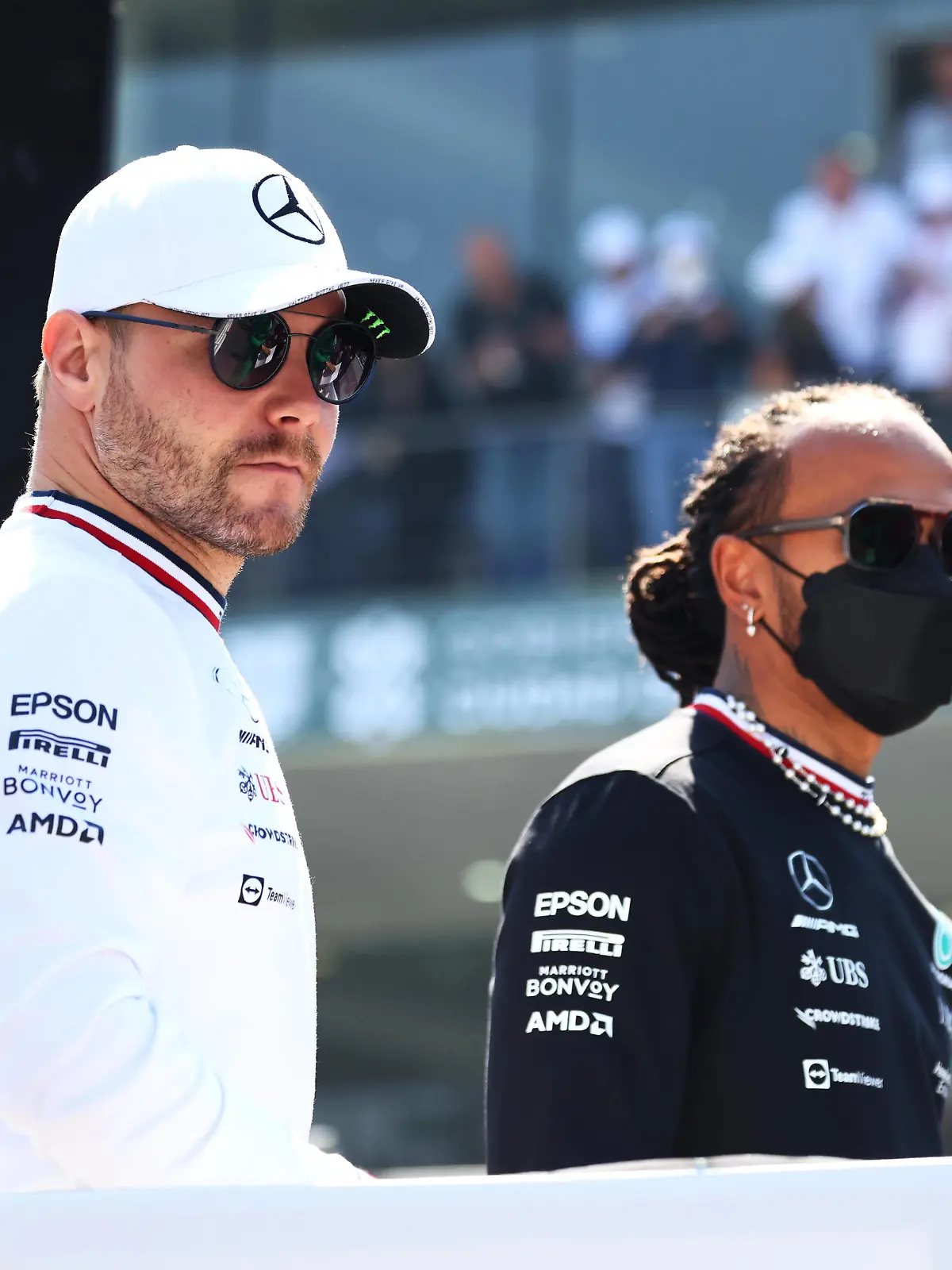  Formula 1 2021: Mexican GP AUTODROMO HERMANOS RODRIGUEZ, MEXICO - NOVEMBER 07: Valtteri Bottas, Mercedes, and Sir Lewis Hamilton, Mercedes, in the drivers parade during the Mexican GP at Autodromo Hermanos Rodriguez on Sunday November 07, 2021 in Mexico City, Mexico. Photo by Steve Etherington / LAT Images Images PUBLICATIONxINxGERxSUIxAUTxHUNxONLY GP2118_172352SNE34531