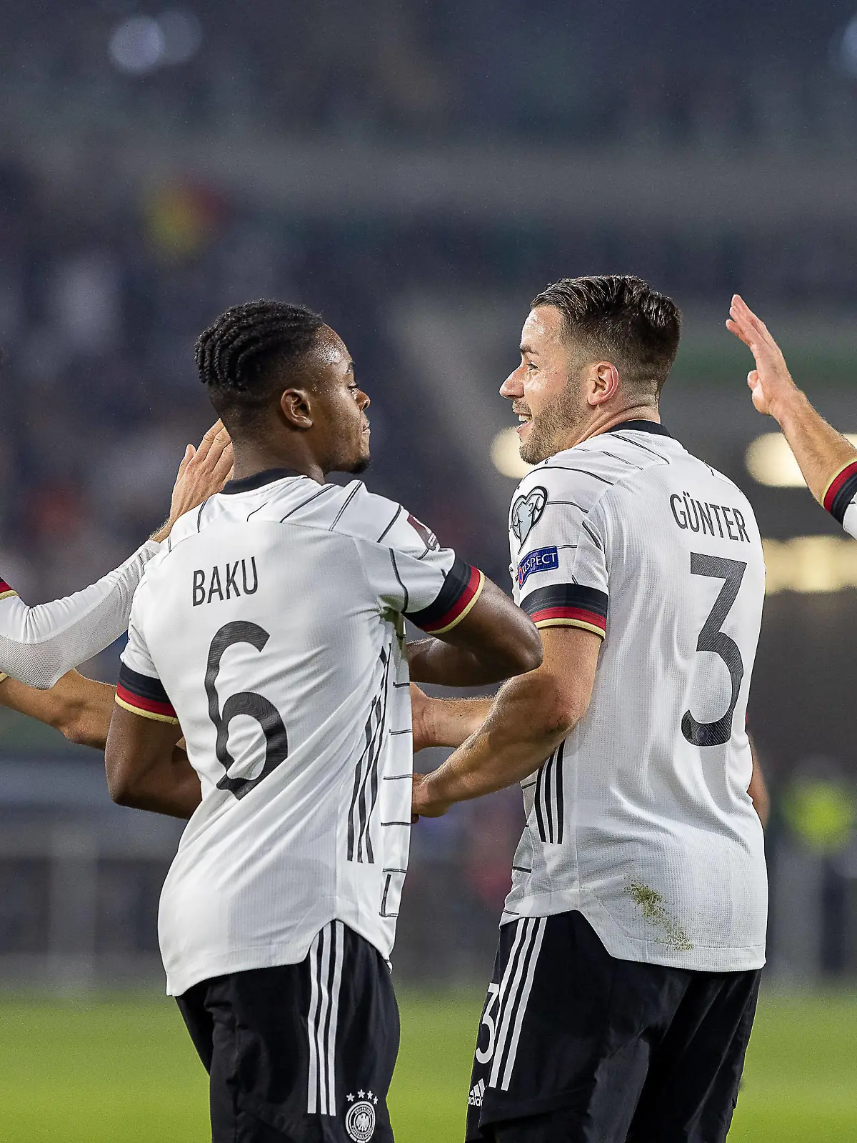  Thomas Mueller Deutsche Fussballnationalmannschaft, 13, Ridle Baku Deutsche Fussballnationalmannschaft, 6,Christian Guenther Deutsche Fussballnationalmannschaft, 3, Leon Goretzka Deutsche Fussballnationalmannschaft, 8 Jubeln beim 2:0 durch Leroy Sane,Deutschland vs. Liechtenstein, Fussball, WM-Qualifikation, Spieltag 9/10, Gruppe J, 11.11.2021,  Deutschland - Liechtenstein, Fussball, WM-Qualifikation,Gruppe J, Spieltag 9/10, 2021/2022, 11.11.2021 Wolfsburg *** Thomas Mueller German national football team, 13 ,Ridle Baku German national football team, 6 ,Christian Guenther German national football team, 3 ,Leon Goretzka German national football team, 8 Cheering at 2 0 by Leroy Sane,Germany vs Liechtenstein, football, World Cup qualifying, Matchday 9 10, Group J, 11 11 2021,  Germany Liechtenstein, football, World Cup qualifying,Group J, Matchday 9 10, 2021 2022, 11 11 2021 Wolfsburg. Copyright: xDennisxDuddek/xEibnerxPressefotox EP_EER