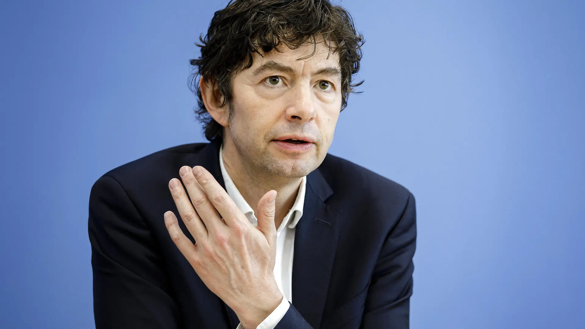 Christian Drosten, Direktor am Institut fuer Virologie der Charite Berlin, aufgenommen im Rahmen einer Presseunterrichtung des Bundesgesundheitsministeriums zur Ausbreitung des Coronavirus. In der Bundespressekonferenz in Berlin, 09.03.2020. Berlin Deutschland *** Christian Drosten, Director at the Institute of Virology of the Charite Berlin, recorded during a press briefing of the Federal Ministry of Health on the spread of the coronavirus At the Federal Press Conference in Berlin, 09 03 2020 Berlin Germany Copyright: xJaninexSchmitz/photothek.netx