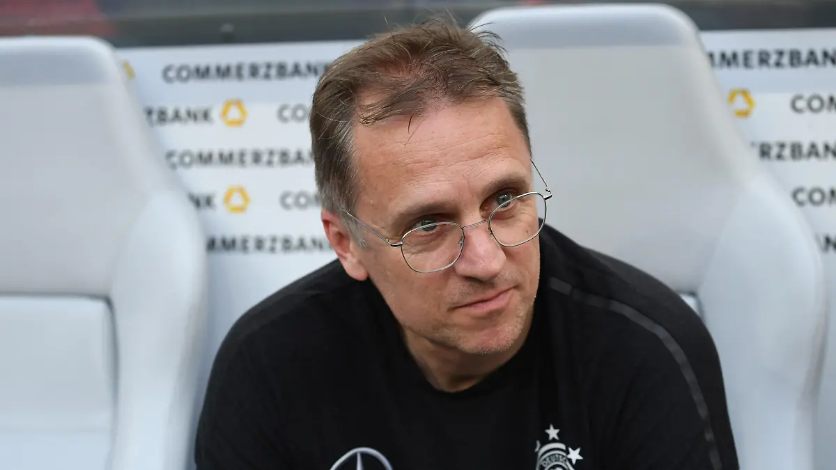 Fussball, Herren, Nationalmannschaft, Länderspiel, Freundschaftsspiel Deutschland- Saudi Arabien ,08.06.2018, Bayarena Leverkusen, Prof.Dr Tim Meyer Deutschland, DFB Arzt Fotocopyright Gladys Chai von der Laage