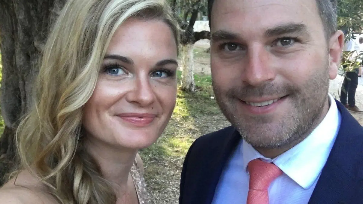 Melanie Hunter zusammen mit ihrem Ehemann.