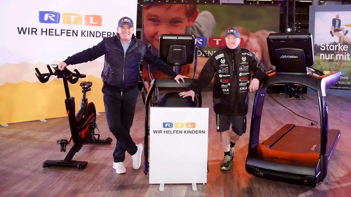 Wolfram Kons und Joey Kelly stellen die "24h Fitness-Challenge" vor.