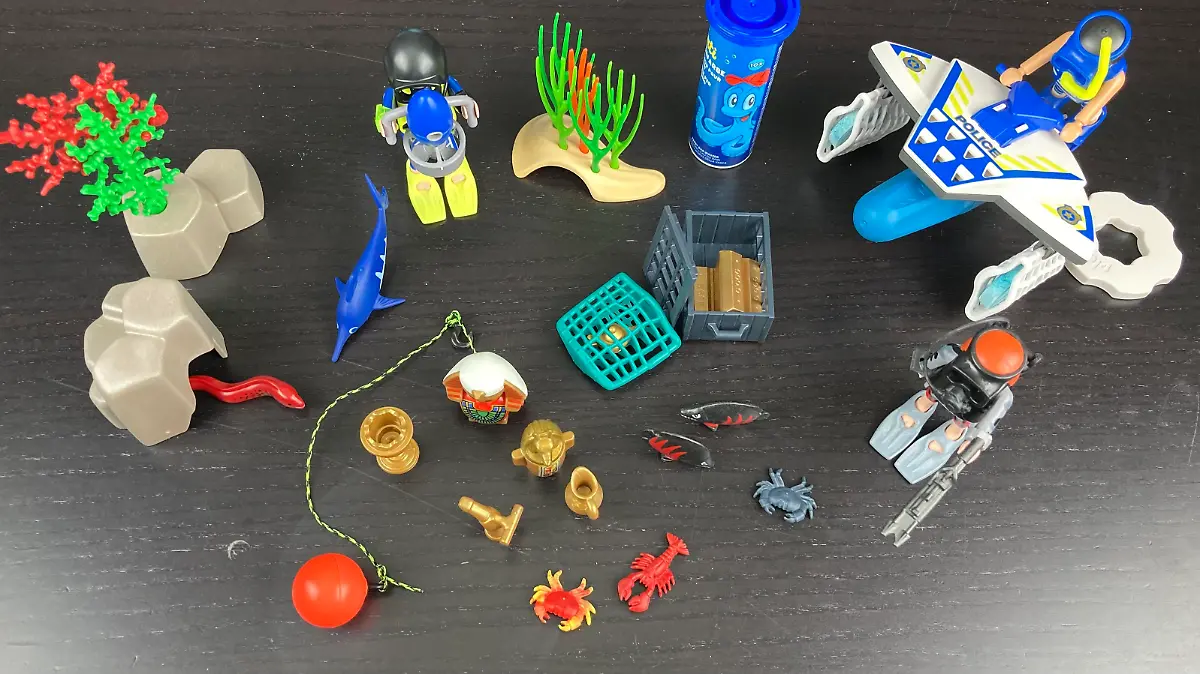 Das ist alles drin im Playmobil-Adventskalender Badespaß Polizeitaucheinsatz