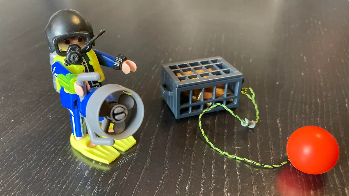 Details aus dem Playmobil-Adventskalender Badespaß Polizeitaucheinsatz