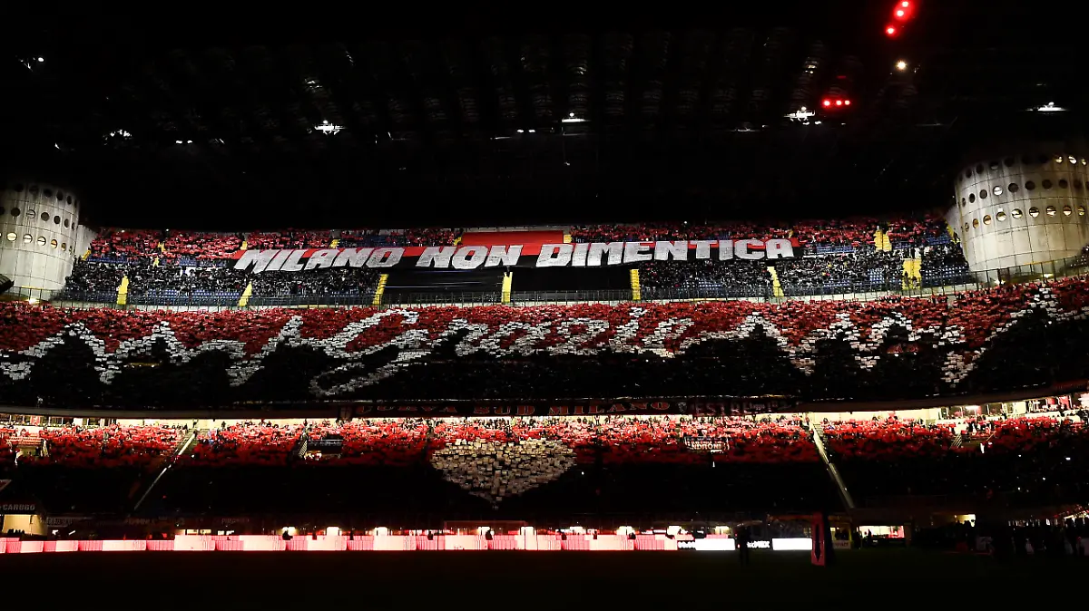 AC Milan v FC Internazionale - Serie A Fans of AC Milan show their support prior to the Serie A football match between AC Milan and FC Internazionale. Milan Italy Copyright: xNicolxCampox