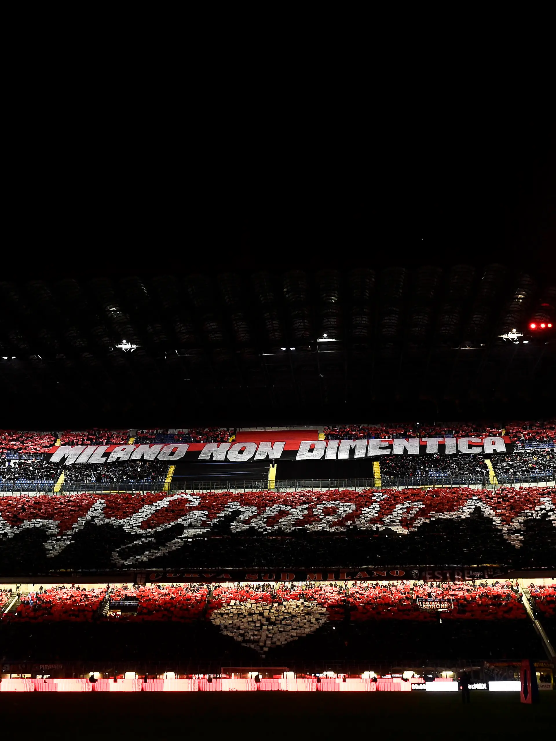 AC Milan v FC Internazionale - Serie A Fans of AC Milan show their support prior to the Serie A football match between AC Milan and FC Internazionale. Milan Italy Copyright: xNicolxCampox 