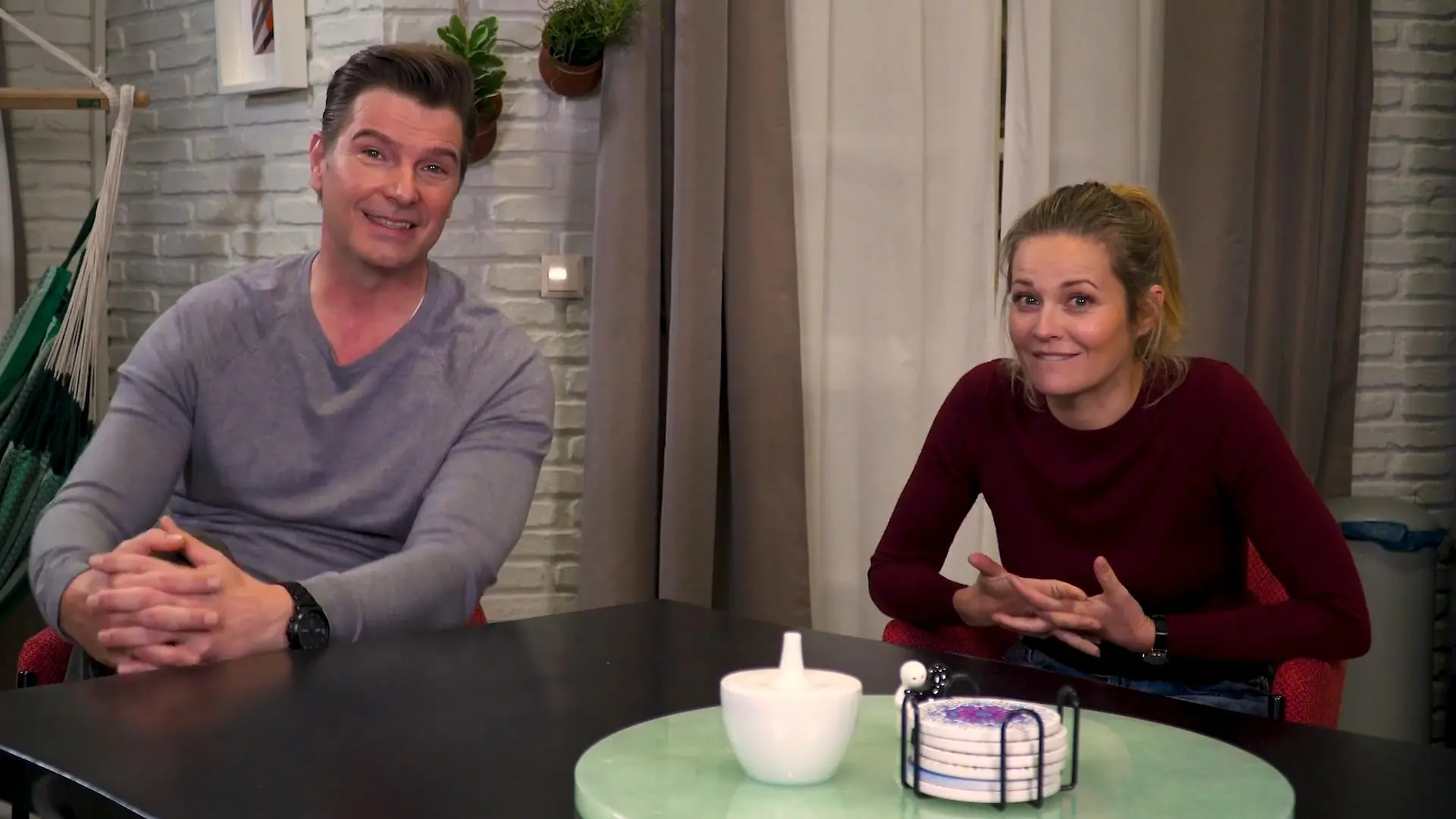 Serien-Stars Jan Ammann und Nina Weisz wissen mehr! Kommt es bei "Unter uns" zum Ehebruch?