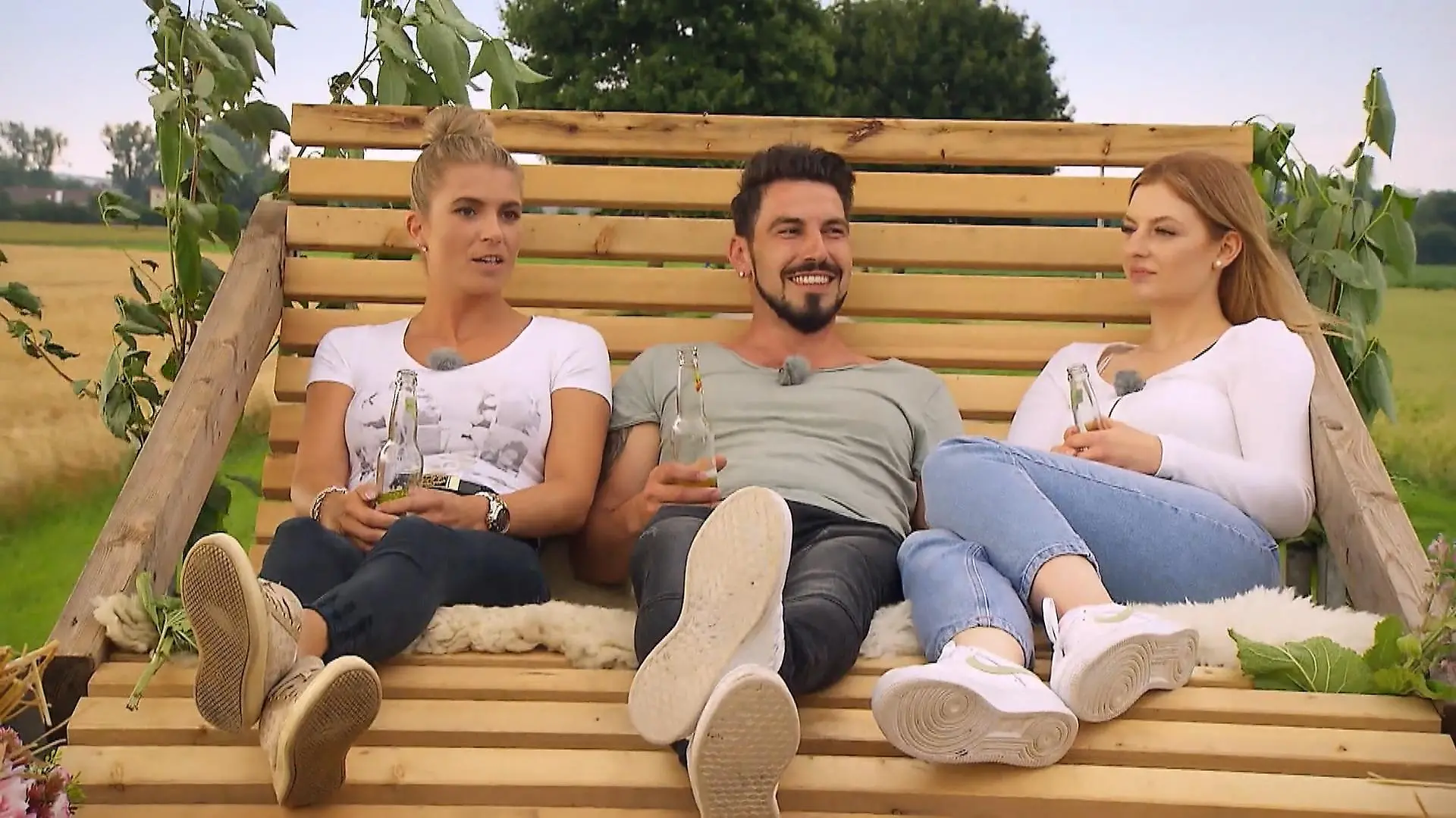 Ärger in der Luft: Mathias wird hart umkämpft Zickenkrieg bei "Bauer sucht Frau"