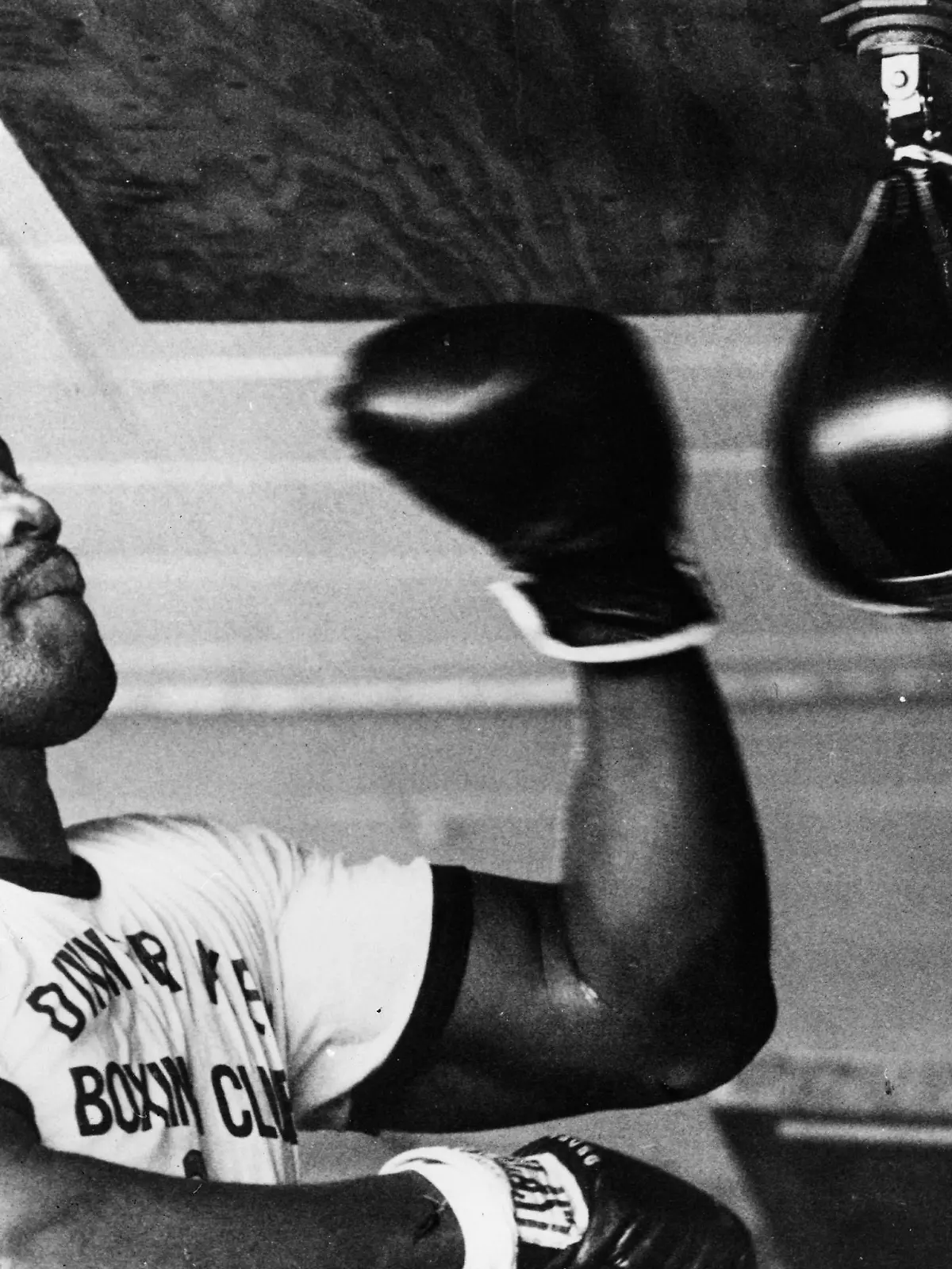 Bildnummer: 04861584  Datum: 08.05.1967  Copyright: imago/ZUMA Press/Keystone
 Smokin Joe Frazier (USA) -         PUBLICATIONxINxGERxSUIxAUTxONLY - ZUMAk09; kbneg Geschichte Historie Sporthistorie Sportgeschichte  sw  1967 quer o0 Aufnahmedatum geschätzt o0 Herren Boxen

Image number 04861584 date 08 05 1967 Copyright imago Zuma Press Keystone Smokin Joe Frazier USA PUBLICATIONxINxGERxSUIxAUTxONLY ZUMAk09 Kbneg History History Sports history Sports history SW 1967 horizontal o0 date estimated o0 men boxing 