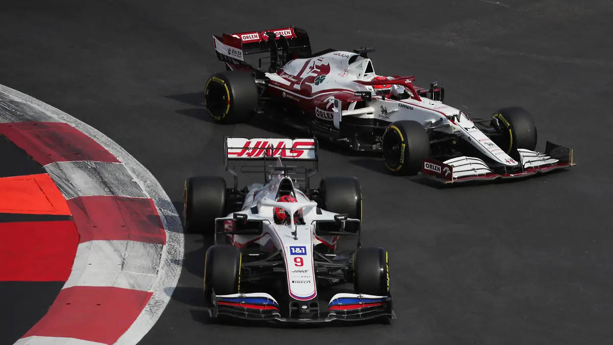 Formula One F1 - Mexico Grand Prix - Autodromo Hermanos Rodriguez, Mexico City, Mexico - November 5, 2021 Haas' Nikita Mazepin in action during practice REUTERS/Henry Romero