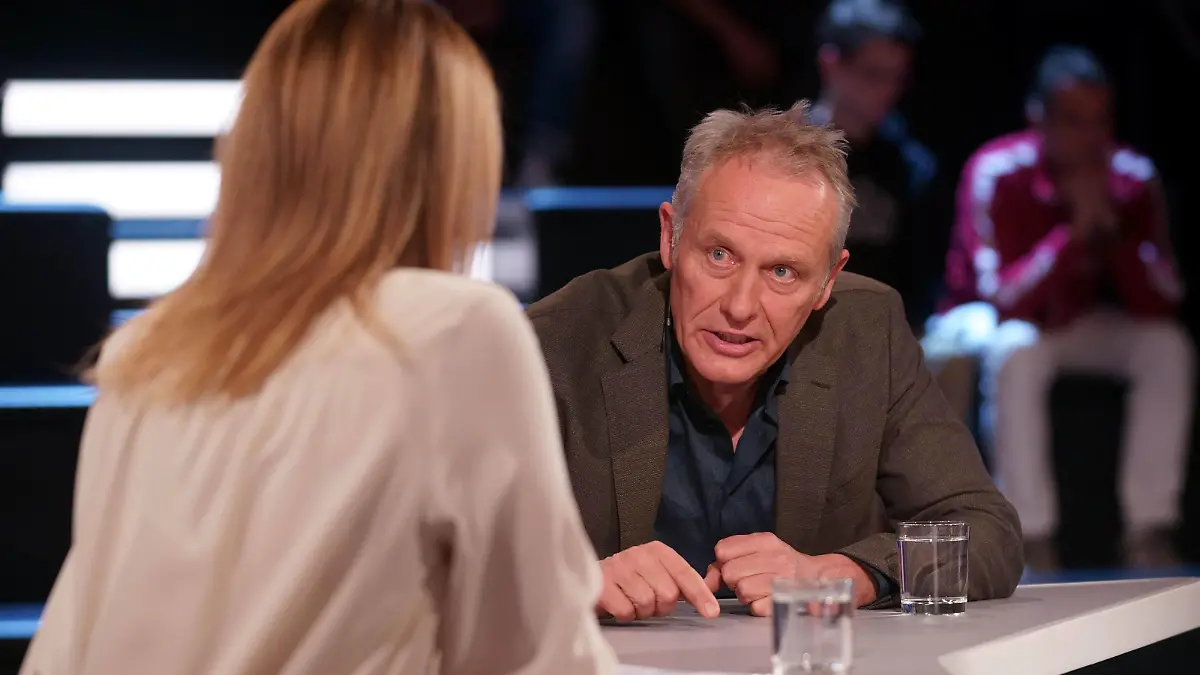  KATRIN MUELLER-HOHENSTEIN, CHRISTIAN STREICH DAS AKTUELLE SPORTSTUDIO ZDF MAINZ *** KATRIN MUELLER HOHENSTEIN, CHRISTIAN STREICH DAS AKTUELLE SPORTSTUDIO ZDF MAINZ PUBLICATIONxNOTxINxUSA