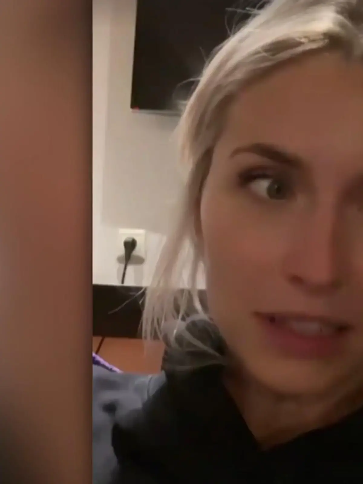 Bild zu: "Lena Gercke mit Tochter im Flieger gefangen"