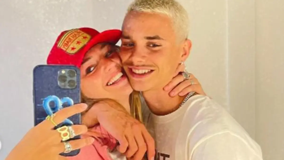 Mia Regan und Freund Romeo Beckham.