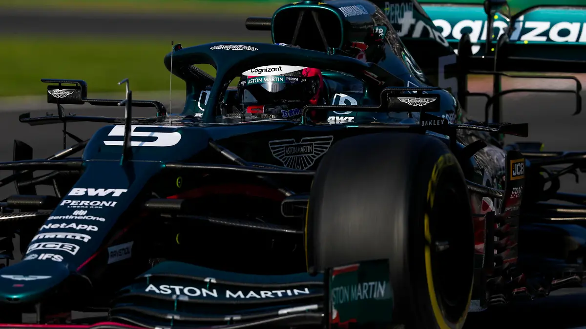 Formula 1 2021: Mexican GP AUTODROMO HERMANOS RODRIGUEZ, MEXICO - NOVEMBER 05: Sebastian Vettel, Aston Martin AMR21 during the Mexican GP at Autodromo Hermanos Rodriguez on Friday November 05, 2021 in Mexico City, Mexico. Photo by Glenn Dunbar / LAT Images Images PUBLICATIONxINxGERxSUIxAUTxHUNxONLY GP2118_215758_69I1293