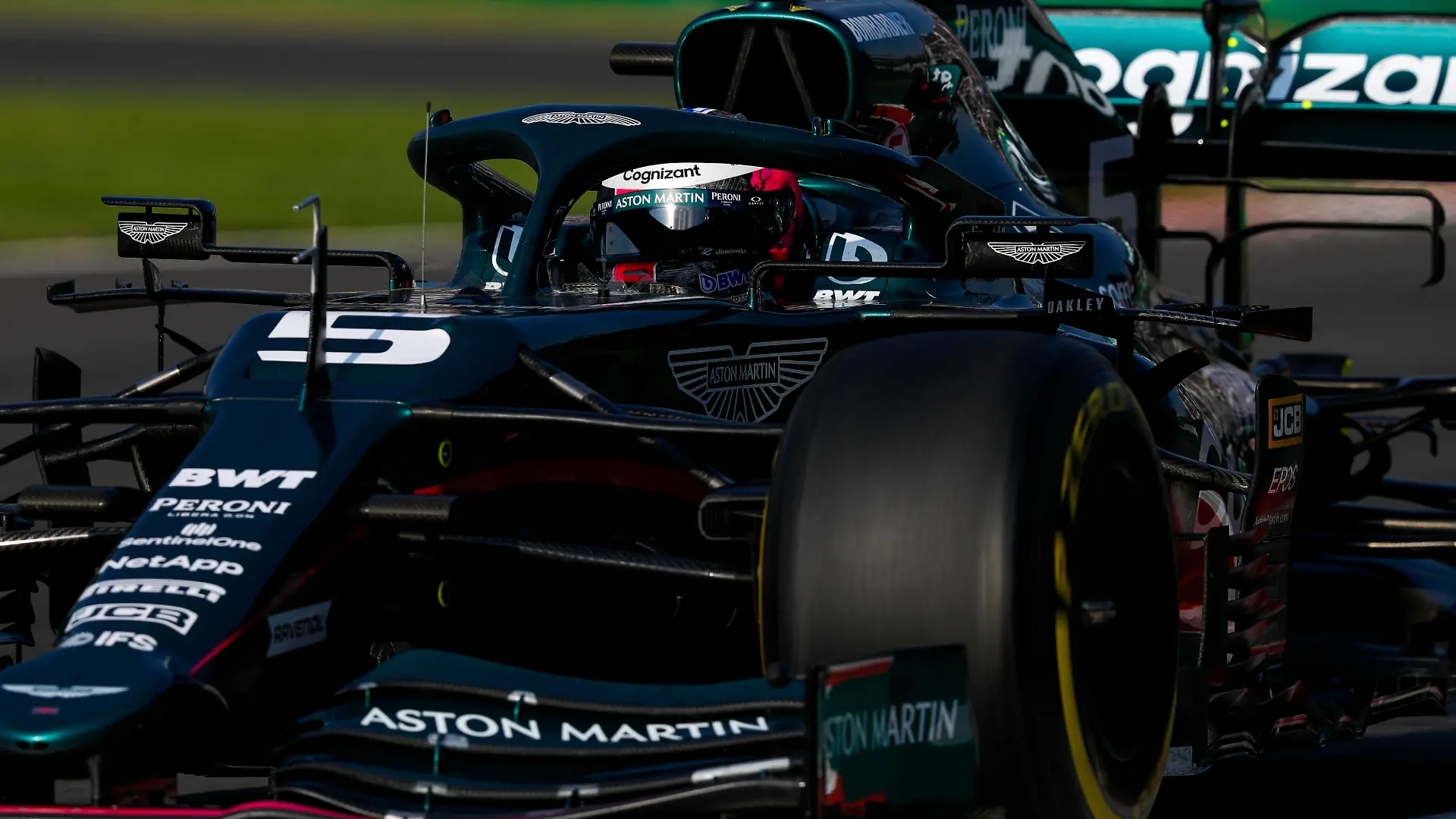 Formula 1 2021: Mexican GP AUTODROMO HERMANOS RODRIGUEZ, MEXICO - NOVEMBER 05: Sebastian Vettel, Aston Martin AMR21 during the Mexican GP at Autodromo Hermanos Rodriguez on Friday November 05, 2021 in Mexico City, Mexico. Photo by Glenn Dunbar / LAT Images Images PUBLICATIONxINxGERxSUIxAUTxHUNxONLY GP2118_215758_69I1293