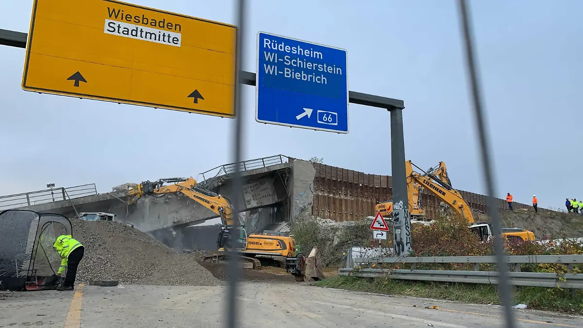 Salzbachtalbrücke Sprengung