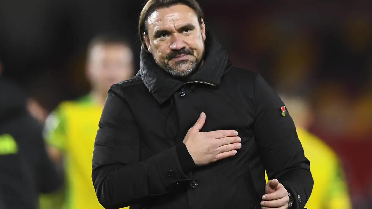 Mandatory Credit: Photo by Simon Dael/Shutterstock 12591372cx Daniel Farke manager of Norwich Brentford v Norwich City, Premier League, Football, Brentford Community Stadium, London, UK - 06 Nov 2021 EDITORIAL USE ONLY No use with unauthorised audio, video, data, fixture lists, club/league logos or live services. Online in-match use limited to 120 images, no video emulation. No use in betting, games or single club/league/player publications. Brentford v Norwich City, Premier League, Football, Brentford Community Stadium, London, UK - 06 Nov 2021 EDITORIAL USE ONLY No use with unauthorised audio, video, data, fixture lists, club/league logos or live services. Online in-match use limited to 120 images, no video emulation. No use in betting, games or single club/league/player publications. PUBLICATIONxINxGERxSUIxAUTXHUNxGRExMLTxCYPxROMxBULxUAExKSAxONLY Copyright: xSimonxDael/Shutterstockx 12591372cx 