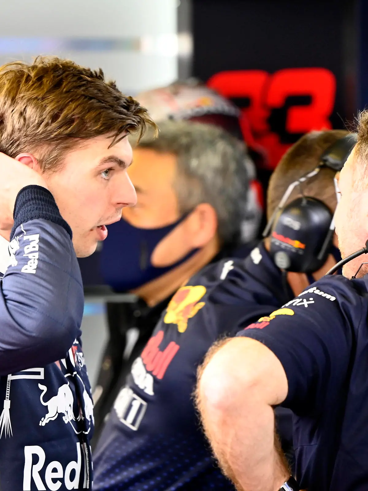  Formula 1 2021: Mexican GP AUTODROMO HERMANOS RODRIGUEZ, MEXICO - NOVEMBER 05: Max Verstappen, Red Bull Racing, with Christian Horner, Team Principal, Red Bull Racing during the Mexican GP at Autodromo Hermanos Rodriguez on Friday November 05, 2021 in Mexico City, Mexico. Photo by Mark Sutton / Sutton Images Images PUBLICATIONxINxGERxSUIxAUTxHUNxONLY GP2118_230619_MS22456