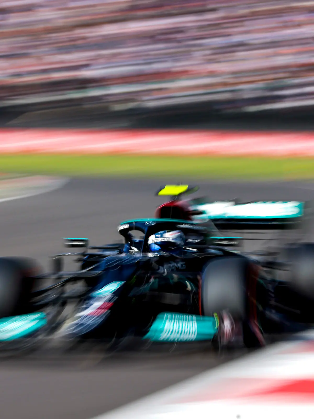  Formula 1 2021: Mexican GP AUTODROMO HERMANOS RODRIGUEZ, MEXICO - NOVEMBER 05: Valtteri Bottas, Mercedes W12 during the Mexican GP at Autodromo Hermanos Rodriguez on Friday November 05, 2021 in Mexico City, Mexico. Photo by Glenn Dunbar / LAT Images Images PUBLICATIONxINxGERxSUIxAUTxHUNxONLY GP2118_213031_J5A0882
