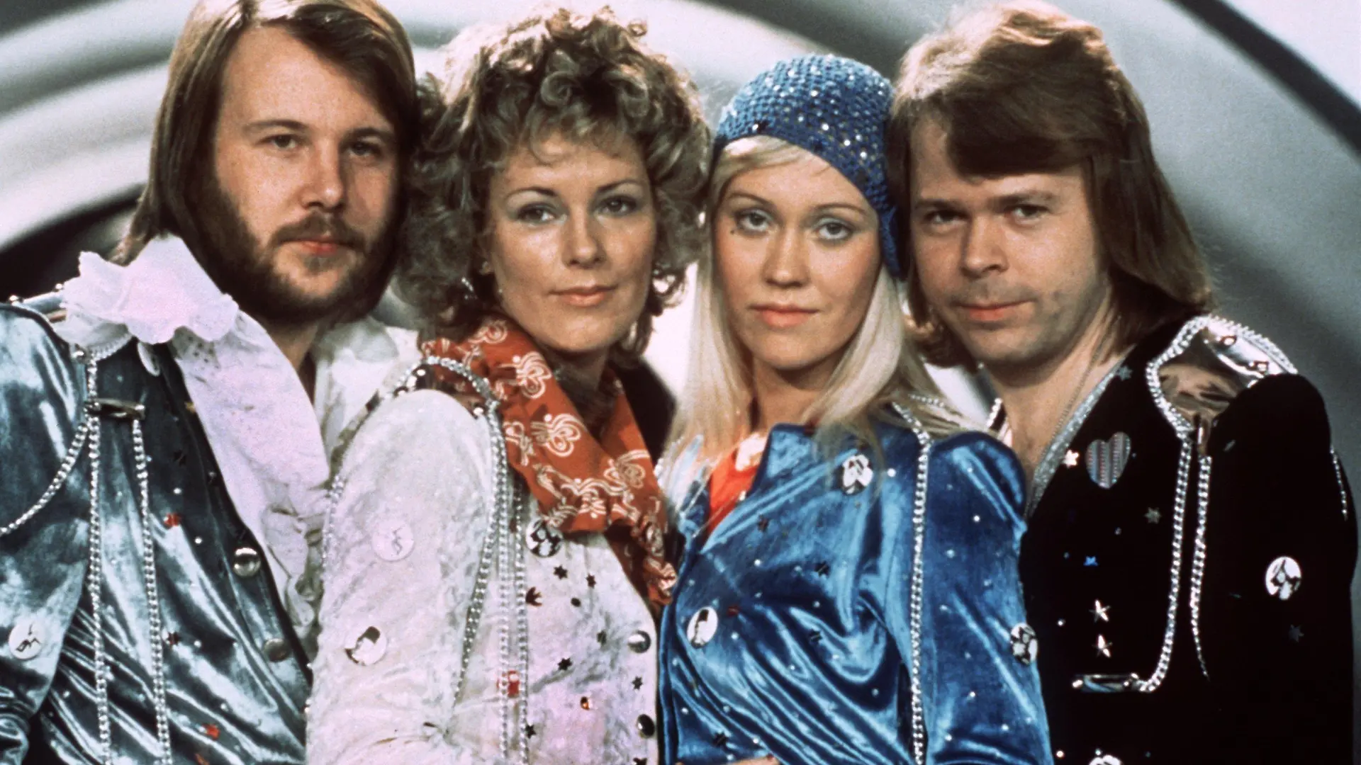 ARCHIV - 06.04.1974, Großbritannien, Brighton: Die Mitglieder der schwedischen Popgruppe Abba, Benny Andersson (l-r), Annafrid Lyngstad, Agnetha Fältskog und Björn Ulvaeus, beim Grand Prix d'Eurovision de la Chanson. Abba veröffentlicht am 05.11.2021 mit "Voyage" ihr erstes Studioalbum seit knapp 40 Jahren. Foto: Pressensbild/Scanpix Schweden/epa/dpa +++ dpa-Bildfunk +++
