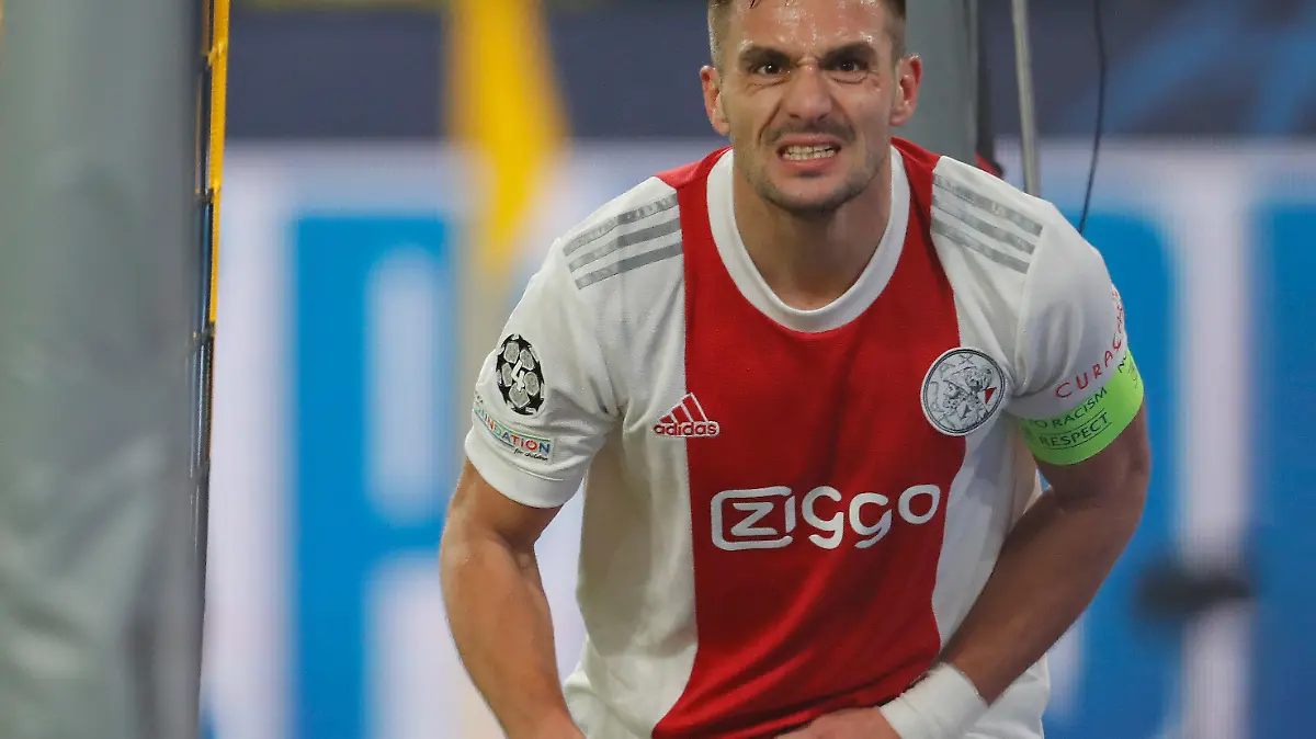 DORTMUND, 03-11-2021 Signal Iduna Park, football, UEFA Champions League, season 2021 / 2022, Ajax player Dusan Tadic after scoring 1-1 during the match Dortmund - Ajax