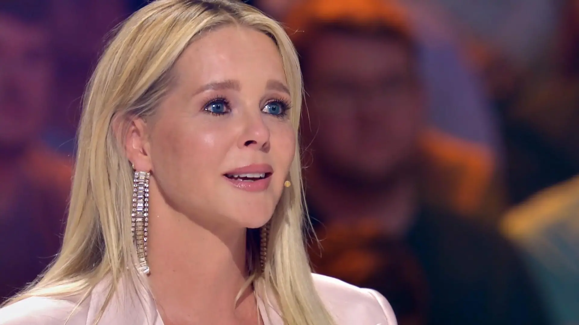 Chantal Janzen kann ihre Tränen nach dem Stunt nicht zurückhalten. Daniels Geschichte nimmt sie sehr mit.