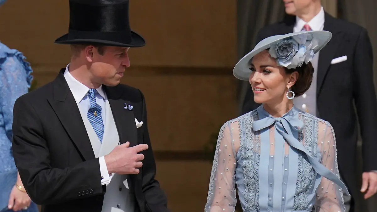 09.05.2023, Großbritannien, London: William (l), Prinz von Wales, und Kate, Prinzessin von Wales, nehmen an einer Gartenparty im Buckingham Palace teil, um die Krönung von König Charles III. zu feiern. Foto: Jonathan Brady/Pool AP/dpa +++ dpa-Bildfunk +++