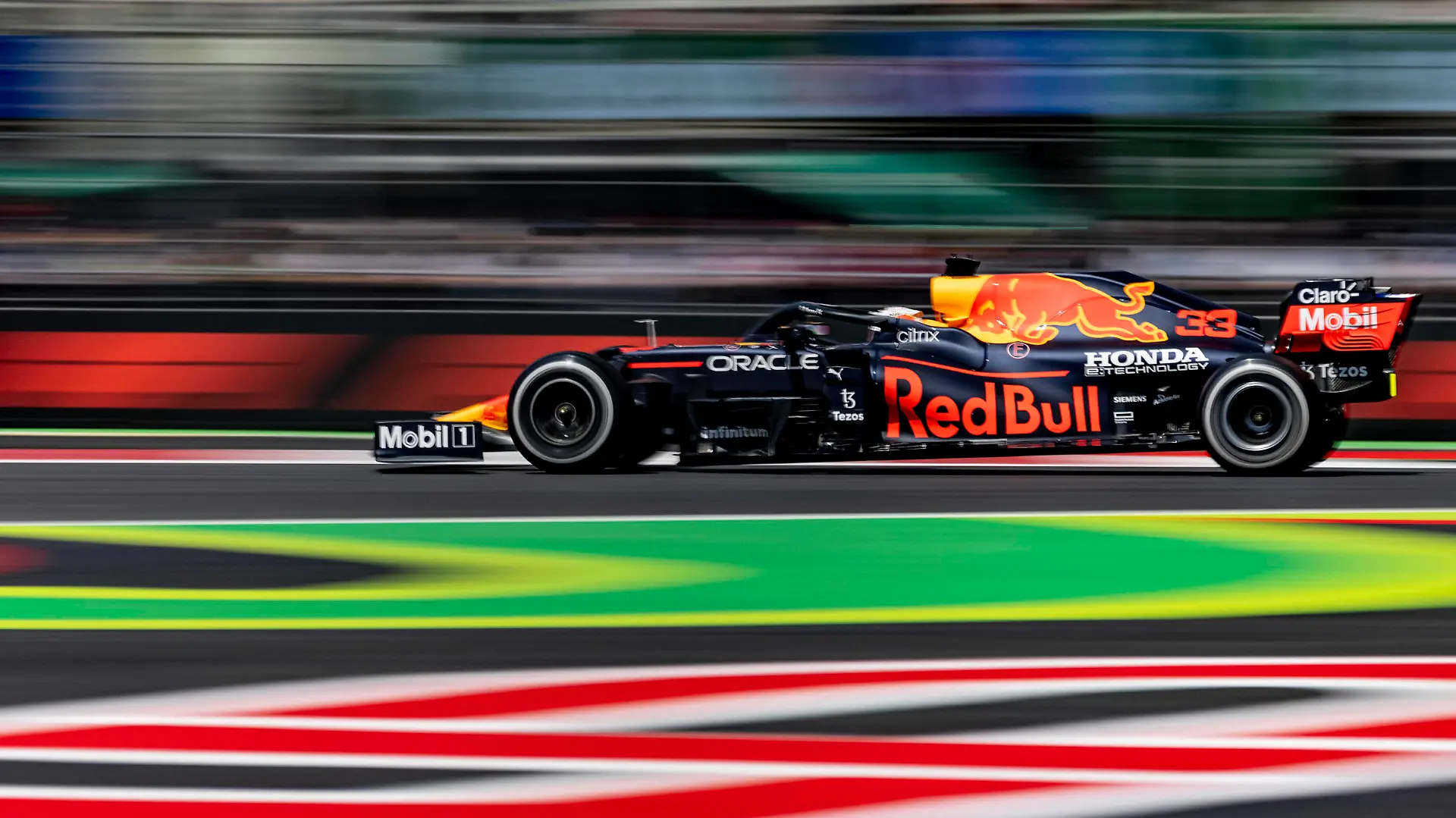  Formula 1 2021: Mexican GP AUTODROMO HERMANOS RODRIGUEZ, MEXICO - NOVEMBER 05: Max Verstappen, Red Bull Racing RB16B during the Mexican GP at Autodromo Hermanos Rodriguez on Friday November 05, 2021 in Mexico City, Mexico. Photo by Glenn Dunbar / LAT Images Images PUBLICATIONxINxGERxSUIxAUTxHUNxONLY GP2118_175912_J5A8934