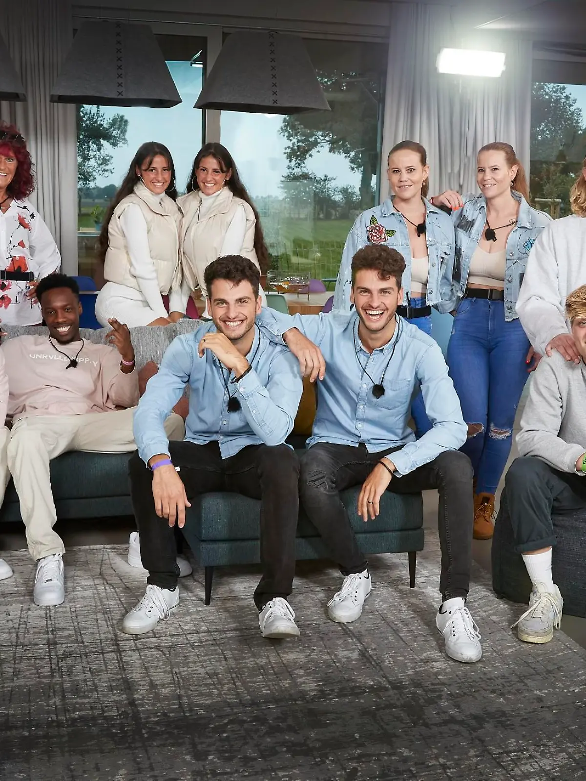 V.l.: Alisa und Merima, Heidi und Heike, Godwin und
Godfred, Ilona und Susanna, Luka und Tarkan, Stephanie und Julia, Finn und Jonas, Filippo
und Antonio

Die Verwendung des sendungsbezogenen Materials ist nur mit dem Hinweis und Verlinkung auf TVNOW gestattet.