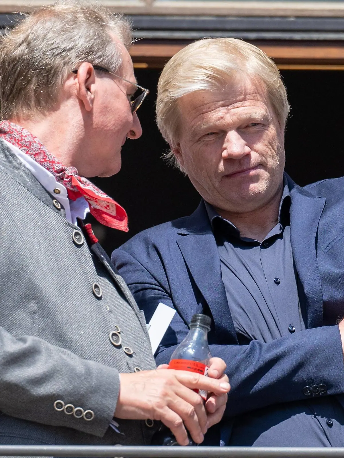 1. Vizepraesidenten Prof. Dr. Dieter Mayer FC Bayern Muenchen, Vorstandsvorsitzender Oliver Kahn FC Bayern Muenchen AG, Meisterfeier, Rathausbalkon, FC Bayern Muenchen, Fussball, 1. Bundesliga, 15.05.2022 DFB regulations prohibit any use of photographs as image sequences and/or quasi-video Muenchen Bayern Deutschland *** 1 Vice President Prof Dr Dieter Mayer FC Bayern Muenchen , Chairman of the Board Oliver Kahn FC Bayern Muenchen AG , Meisterfeier, Rathausbalkon, FC Bayern Muenchen, Fussball, 1 Bundesliga, 15 05 2022 DFB regulations prohibit any use of photographs as image sequences and or quasi video Muenchen Bayern Germany Copyright: xkolbert-press/UlrichxGamelx