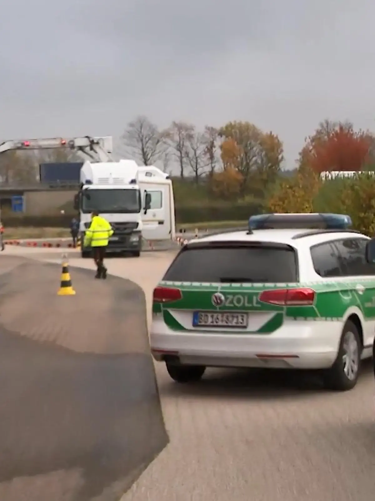 Bild zu: "Zoll sucht nach Schmugglern"