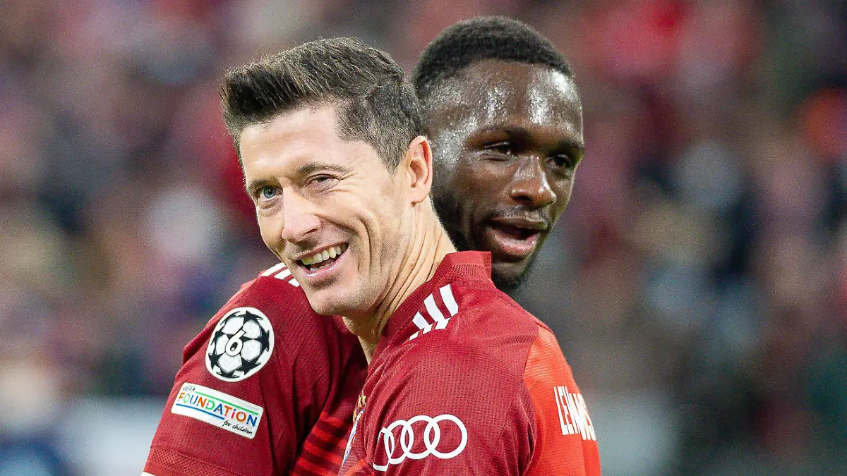  Tor zum 4:1 durch Robert Lewandowski FC Bayern Muenchen, 09, GER, FC Bayern Muenchen vs. Benfica Lissabon, Fussball, Champions League, Gruppe E, Gruppenphase, Spielzeit 2021/2022, 02.11.2021, DFB/DFL regulations prohibit any use of photographs as image sequences and/or quasi-video., GER, FC Bayern Muenchen vs. Benfica Lissabon, Fussball, Champions League, Gruppe E, Gruppenphase, Spielzeit 2021/2022, 02.11.2021 Muenchen *** Goal to 4 1 by Robert Lewandowski FC Bayern Muenchen, 09 , GER, FC Bayern Muenchen vs Benfica Lissabon, Football, Champions League, Group E, Group Stage, Season 2021 2022, 02 11 2021, DFB DFL regulations prohibit any use of photographs as image sequences and or quasi video , GER, FC Bayern Muenchen vs Benfica Lissabon, Football, Champions League, Group E, Group Stage, Season 2021 2022, 02 11 2021 Muenchen Copyright: xEibner-Pressefoto/SaschaxWaltherx EP_EER