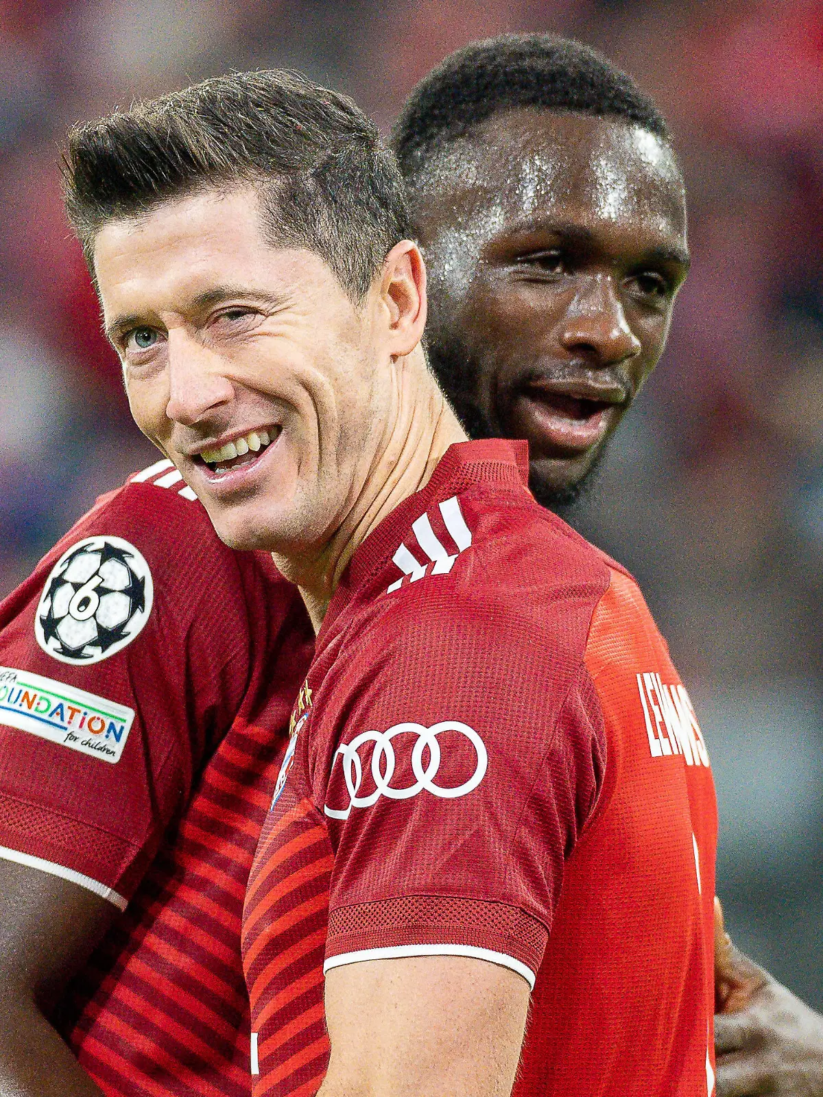  Tor zum 4:1 durch Robert Lewandowski FC Bayern Muenchen, 09, GER, FC Bayern Muenchen vs. Benfica Lissabon, Fussball, Champions League, Gruppe E, Gruppenphase, Spielzeit 2021/2022, 02.11.2021, DFB/DFL regulations prohibit any use of photographs as image sequences and/or quasi-video., GER, FC Bayern Muenchen vs. Benfica Lissabon, Fussball, Champions League, Gruppe E, Gruppenphase, Spielzeit 2021/2022, 02.11.2021 Muenchen *** Goal to 4 1 by Robert Lewandowski FC Bayern Muenchen, 09 , GER, FC Bayern Muenchen vs Benfica Lissabon, Football, Champions League, Group E, Group Stage, Season 2021 2022, 02 11 2021, DFB DFL regulations prohibit any use of photographs as image sequences and or quasi video , GER, FC Bayern Muenchen vs Benfica Lissabon, Football, Champions League, Group E, Group Stage, Season 2021 2022, 02 11 2021 Muenchen Copyright: xEibner-Pressefoto/SaschaxWaltherx EP_EER