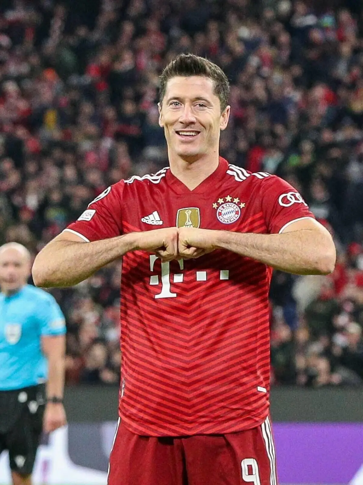  Torjubel von Robert Lewandowski 9 FC Bayern Muenchen zum 5:2, FC Bayern Muenchen vs. Benfica Lissabon, Champions League, Vorrunde, 02.11.2021 Muenchen Bayern Deutschland *** Goal celebration of Robert Lewandowski 9 FC Bayern Muenchen to 5 2, FC Bayern Muenchen vs Benfica Lisbon, Champions League, preliminary round, 02 11 2021 Muenchen Bayern Germany Copyright: xkolbert-press/ChristianxKolbertx