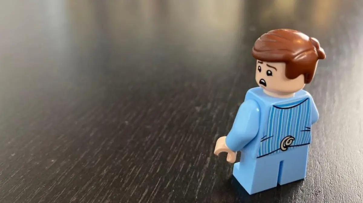 Dudley Dursley mit Ringelschwänzchen im Harry-Potter-Adventskalender von Lego