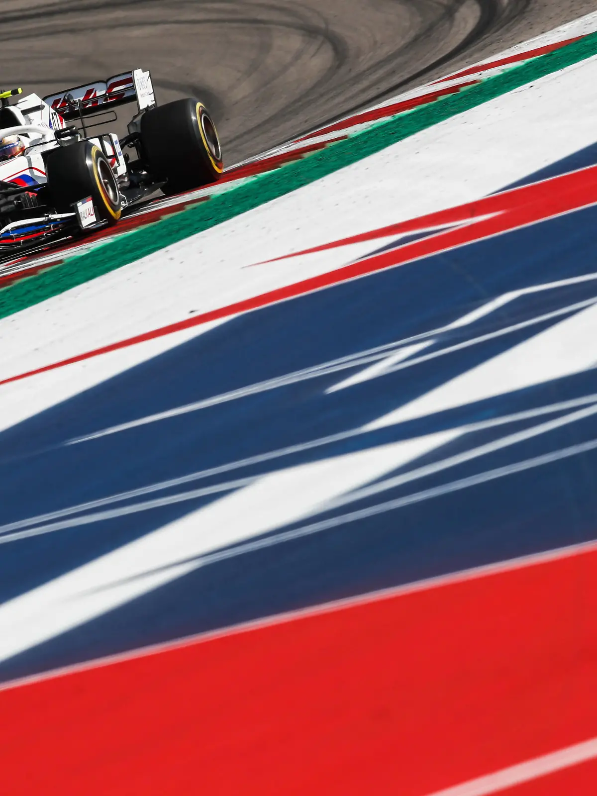  Formula 1 2021: United States GP CIRCUIT OF THE AMERICAS, UNITED STATES OF AMERICA - OCTOBER 24: Mick Schumacher, Haas VF-21 during the United States GP at Circuit of the Americas on Sunday October 24, 2021 in Austin, United States of America. Photo by Zak Mauger / LAT Images Images PUBLICATIONxINxGERxSUIxAUTxHUNxONLY GP2117_202751_54I6418