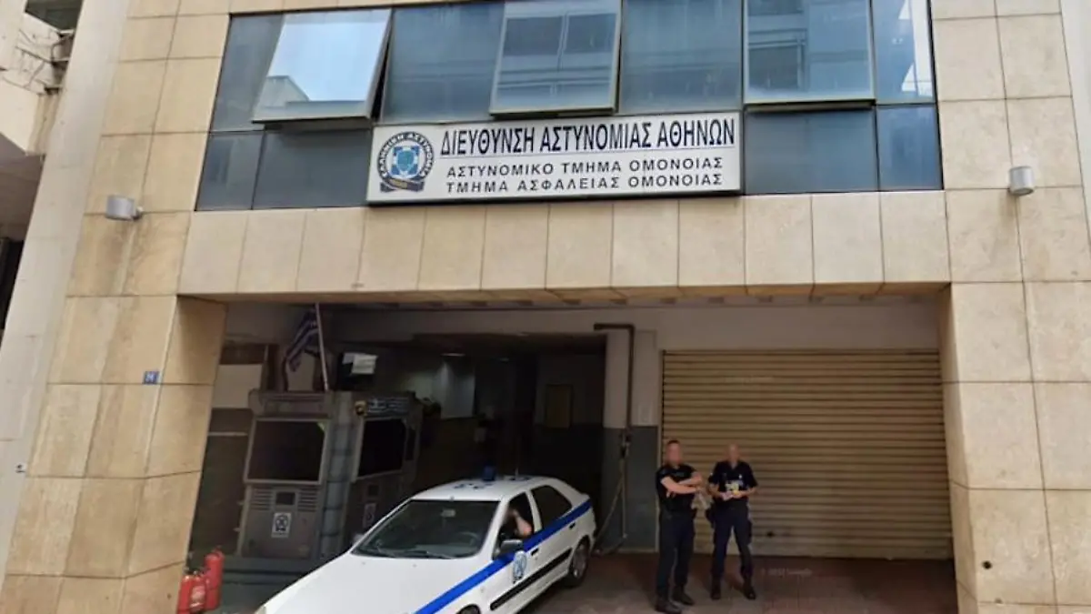 Die zentrale Athener Polizeistation, in der der Deutsche aus dem Fenster sprang.