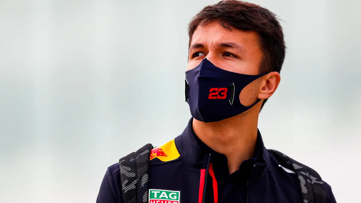  2020 Portuguese GP ALGARVE INTERNATIONAL CIRCUIT, PORTUGAL - OCTOBER 25: Alexander Albon, Red Bull Racing during the Portuguese GP at Algarve International Circuit on Sunday October 25, 2020, Portugal. Photo by Sam Bloxham / LAT Images Images PUBLICATIONxINxGERxSUIxAUTxHUNxONLY GP2012_111537_W6I1152
