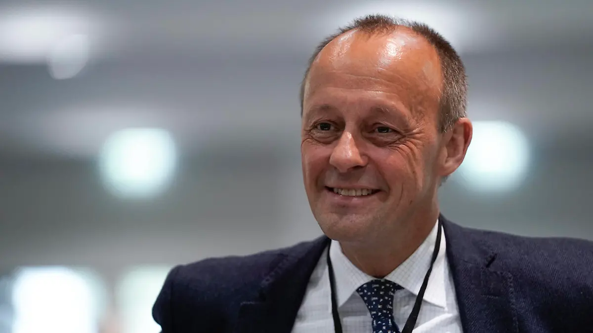  43. CDU Landesparteitag in Bielefeld Aktuell, 23.10.2021, Bielefeld, Friedrich Merz Mitglied des Bundestag im Portrait beim 43. Landesparteitag in Bielefeld Bielefeld Nordrhein-Westfalen Deutschland *** 43 CDU state party conference in Bielefeld Current, 23 10 2021, Bielefeld, Friedrich Merz member of the Bundestag in portrait at the 43 state party conference in Bielefeld Bielefeld North Rhine Westphalia Germany