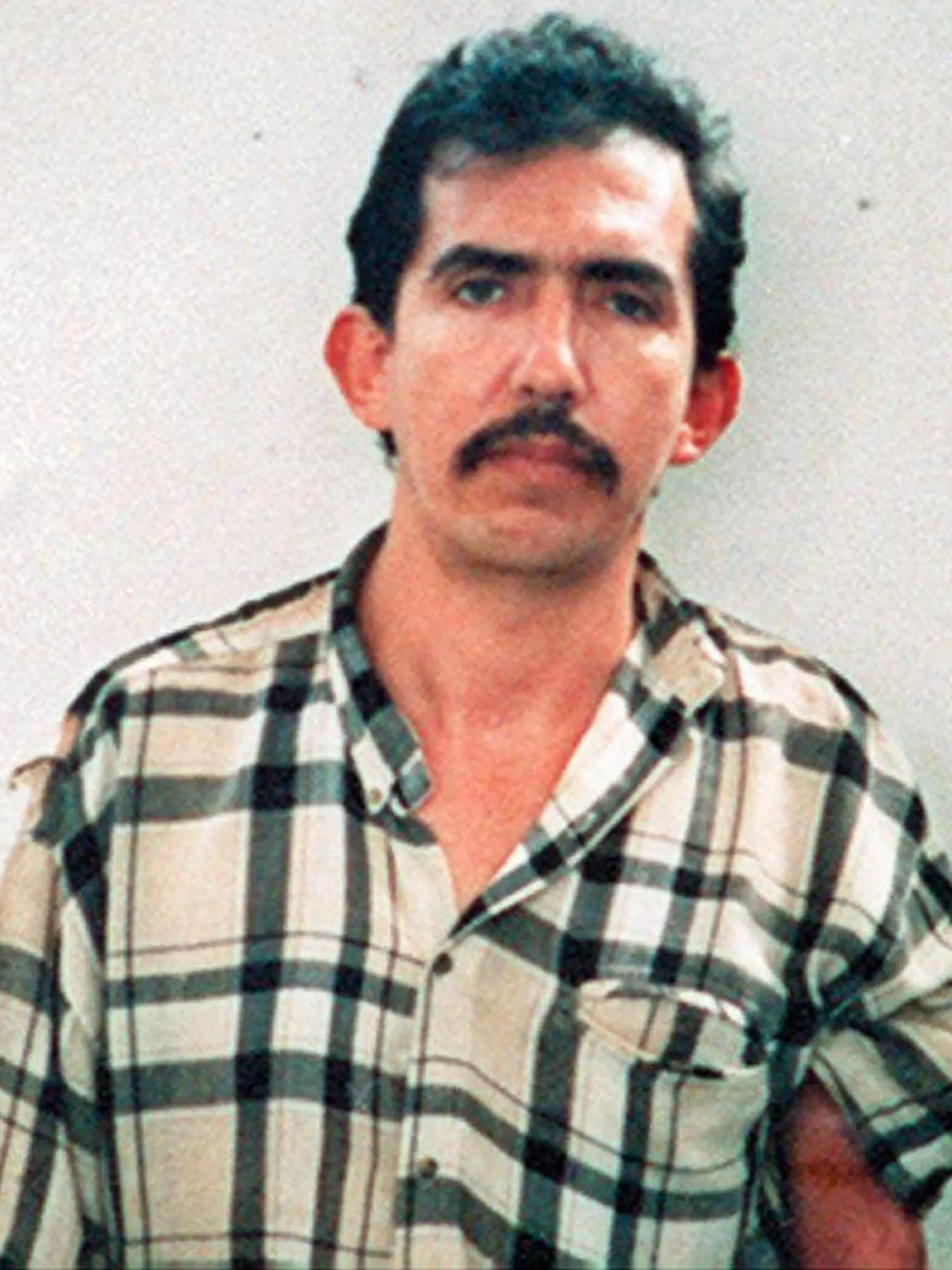 This undated file photo shows Luis Alfredo Garavito, Colombia's worst ever serial killer, who confessed to killing 140 children in seven years with "appalling coldness," according to the head of a forensic investiators team. Authorities in Bogota said on Friday, 29 October 1999, that Garavito admitted to the crimes of kidnap, child abuse and child murder only upon conclusive evidence from investigators. dpa +++ dpa-Bildfunk +++