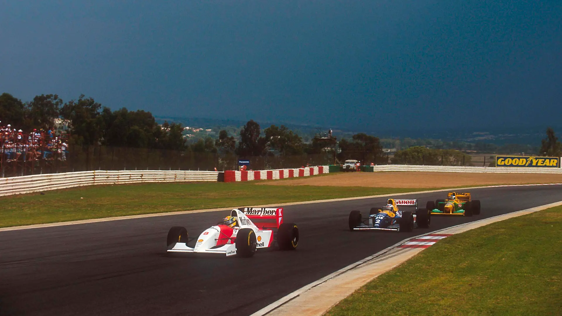  1993 South African Grand Prix. Kyalami, South Africa. 12-14 March 1993. Ayrton Senna McLaren MP4/8 Ford leads Alain Prost Williams FW15C Renault and Michael Schumacher Benetton B192B Ford. Ref-93 SA 01. World Copyright - LAT Photographic ACHTUNG AUFNAHMEDATUM GESCHÄTZT PUBLICATIONxINxGERxSUIxAUTxHUNxONLY open-uri20120928-5854-11w8v7z