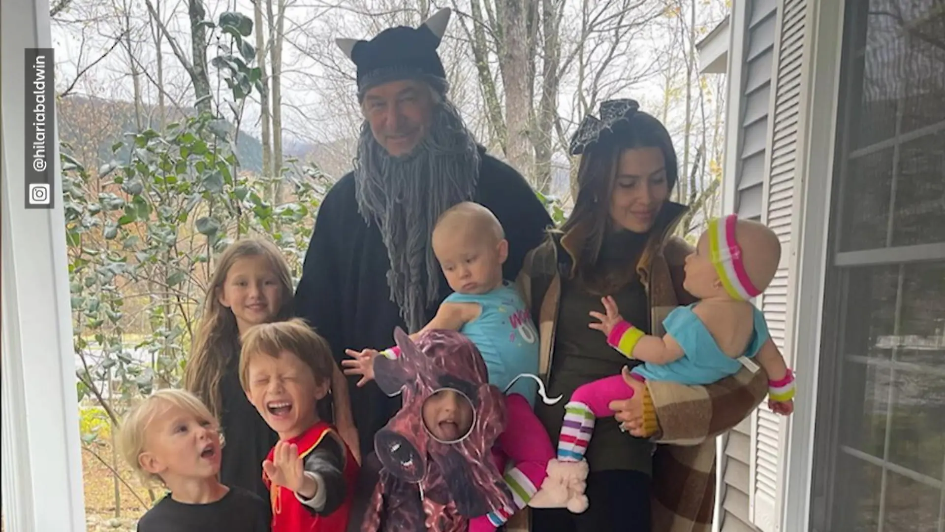 Hilaria Baldwin postet Halloween-Foto mit Alec Happy Halloween für die Kids