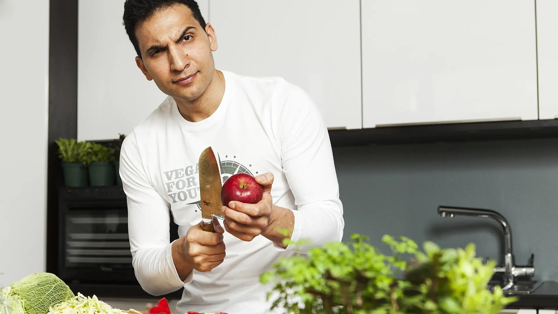 Der Star-Koch Attila Hildmann für ein Interview über vegane Ernährung Sesenheimer Str. 10625 Berlin