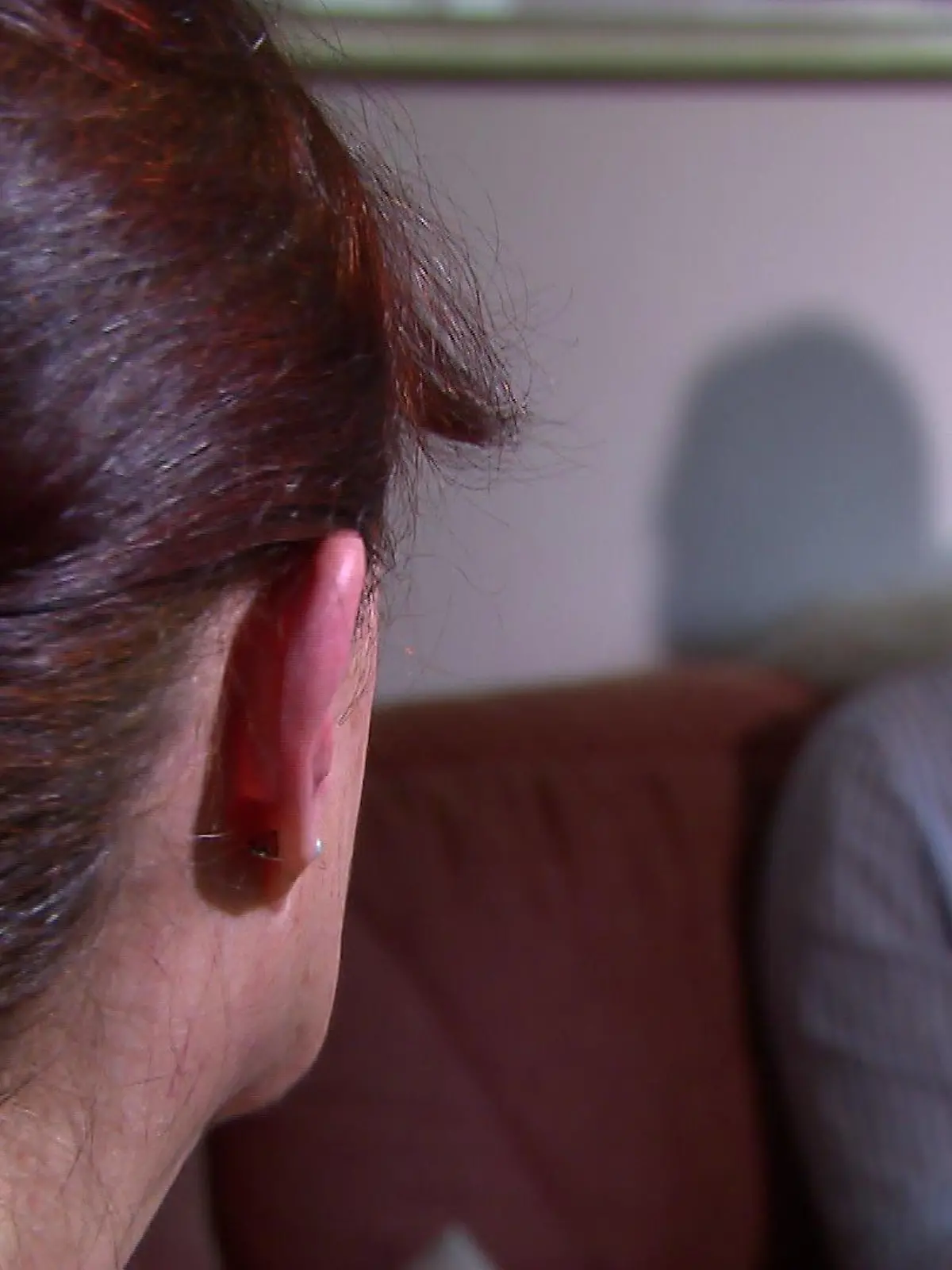 Astrid* im Gespräch mit RTL Nord-Reporterin Catharina Tomm.