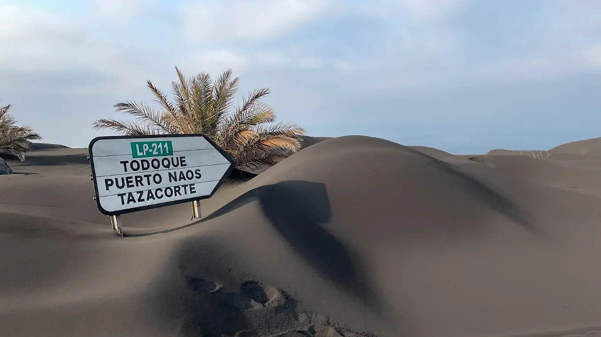 Ein Bild wie aus einer anderen Welt: La Palma versinkt unter der Ascheschicht