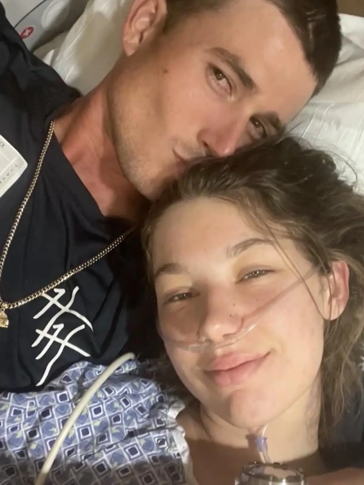 Sierra Lynn aus dem US-Bundesstaat Florida hat einen persönlichen Schutzengel - denn sie überlebte einen hochgiftigen Klapperschlangenbiss.