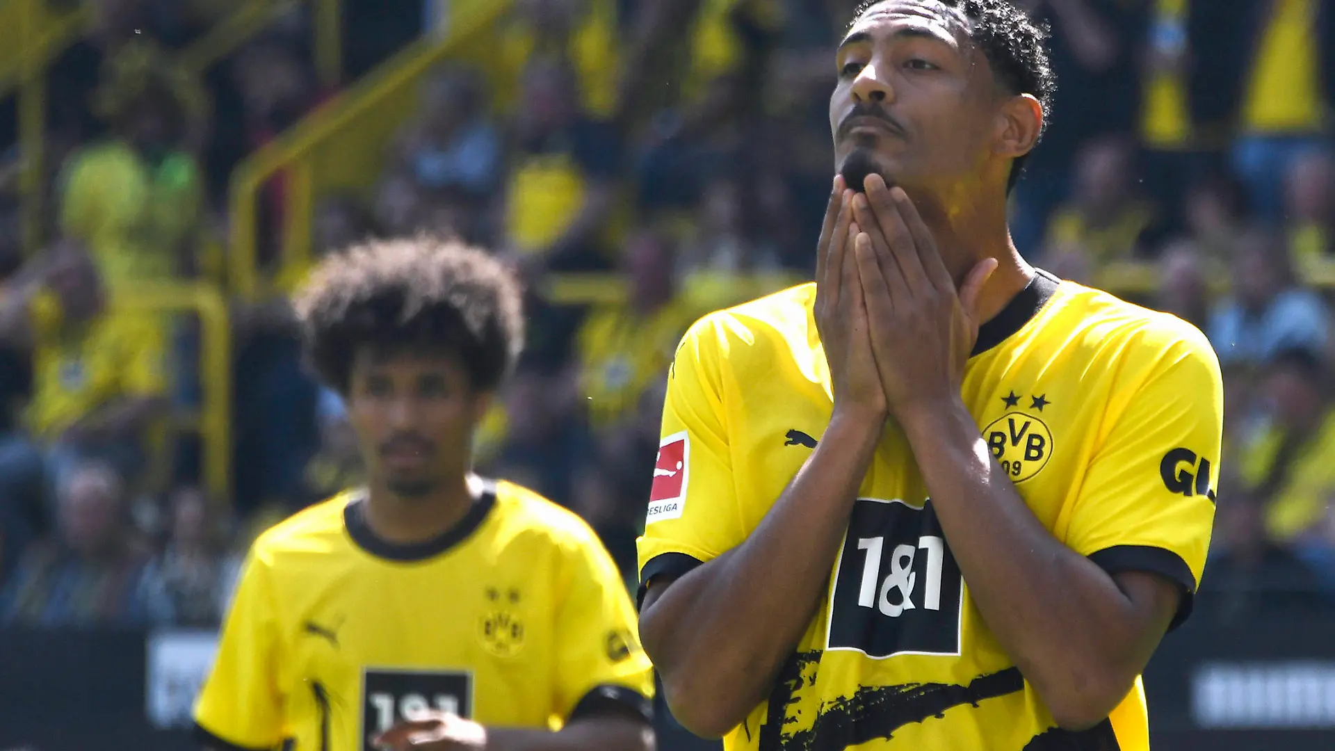 Fussball, Bundesliga, Deutschland, Herren, Saison 2022/2023, 34. Spieltag, Signal Iduna Park Dortmund: Bor. Dortmund - FSV Mainz 05 Sebastien Haller BVB enttäuscht nach seinem verschossenen Elfmeter. Enttäuschung, Frust, Aktion. DFB/DFL REGULATIONS PROHIBIT ANY USE OF PHOTOGRAPHS AS IMAGE SEQUENCES AND/OR QUASI-VIDEO *** Football, Bundesliga, Germany, Men, Season 2022 2023, Matchday 34, Signal Iduna Park Dortmund Bor Dortmund FSV Mainz 05 Sebastien Haller BVB disappointed after his missed penalty disappointment, frustration, action DFB DFL REGULATES PROHIBIT ANY USE OF PHOTOGRAPHS AS IMAGE SEQUENCES AND OR QUASI VIDEO